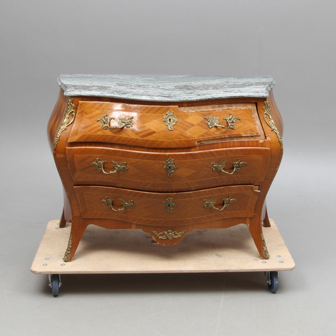 BYRÅ, med stenskiva, rokokostil, GAH & son, 1900-tal.