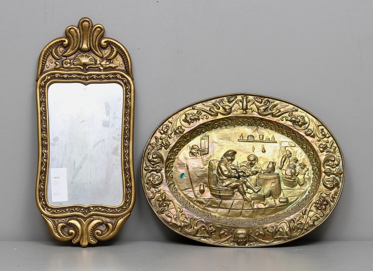 SPEGEL, rokokostil och VÄGGRELIEF, barockstil, mässing.