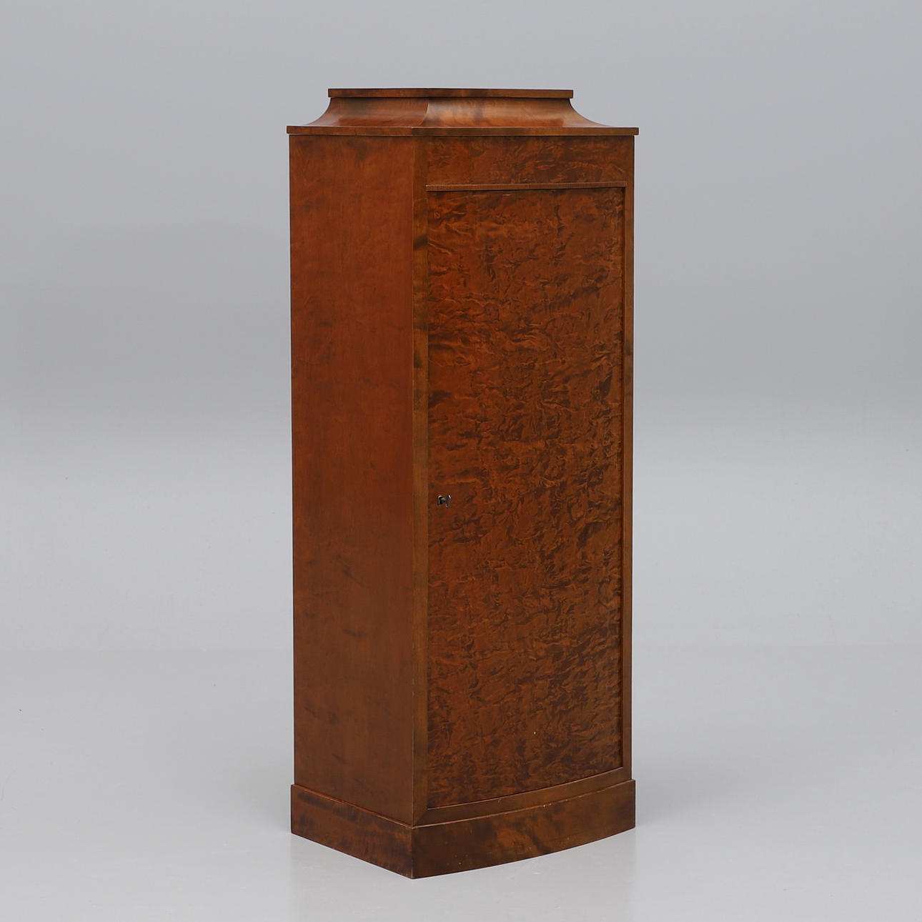 SKÅP, björk, 1900-talets första del.