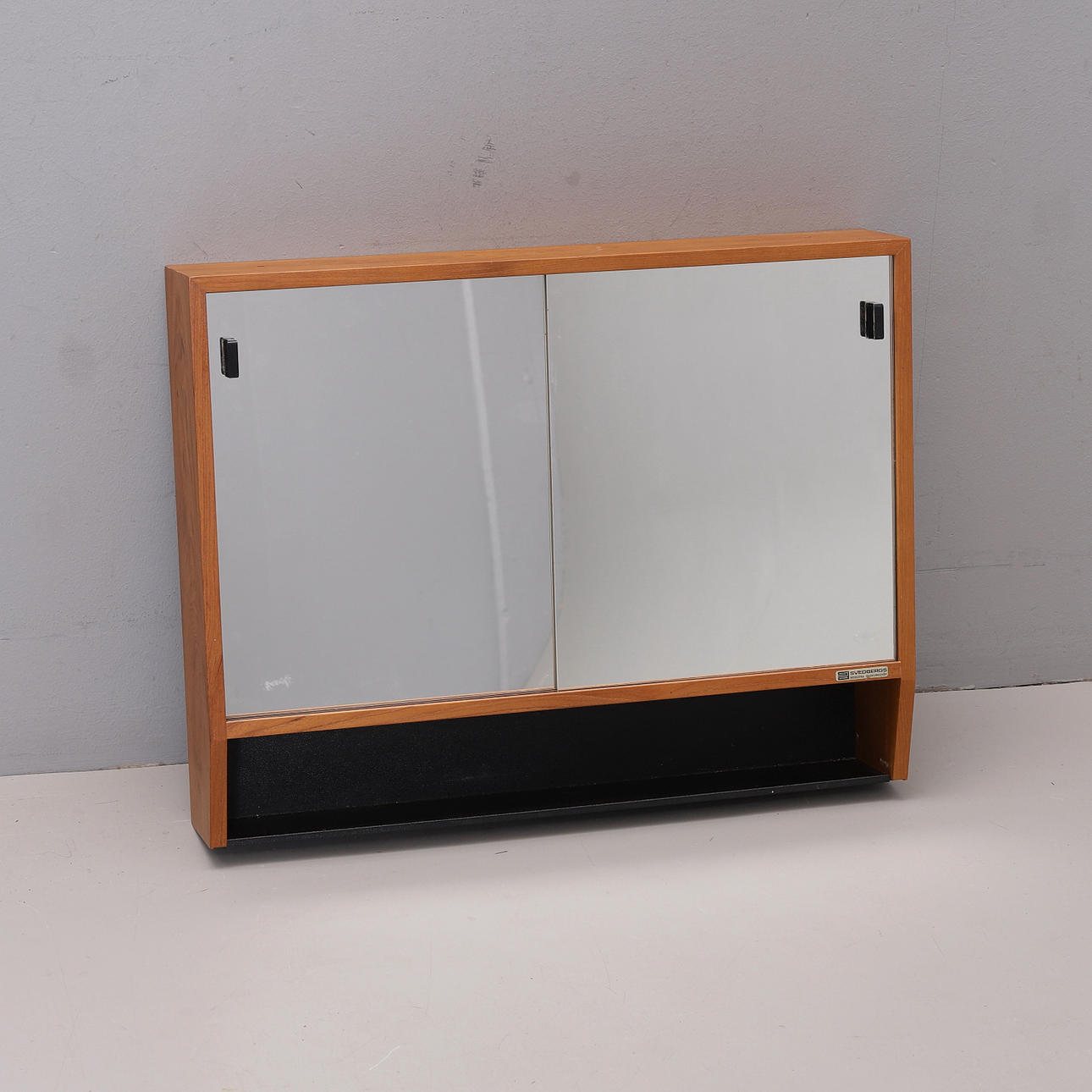 BADRUMSSKÅP, teak, Svedbergs.