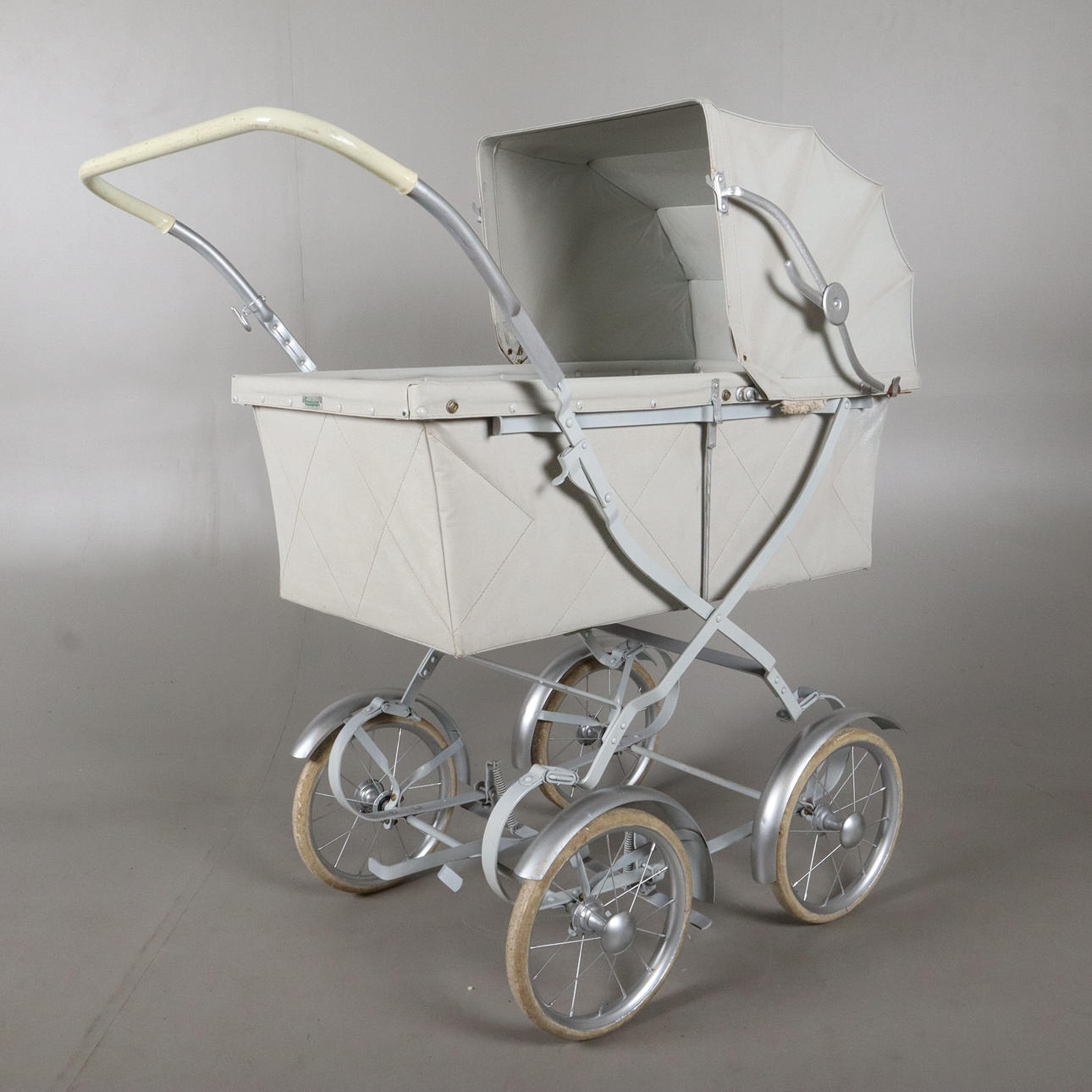 vauvojen rattaat EMMALJUNGA 1950-luku.