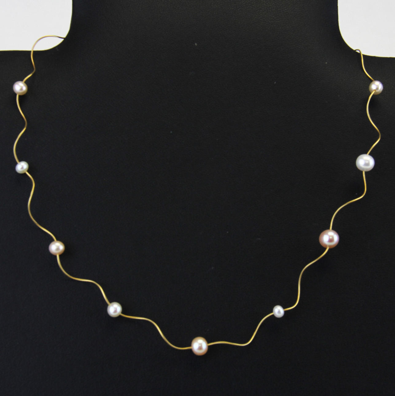 COLLAR ORO AMARILLO 18K Y PERLAS.