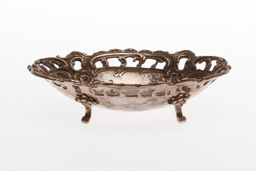 SKÅL, silver, rokokostil, vikt ca 90 gram.