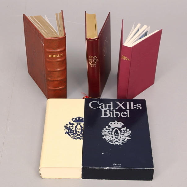 BIBLAR 3 st, Karl XII bibel, nytryck + VÅRA KYRKOR.