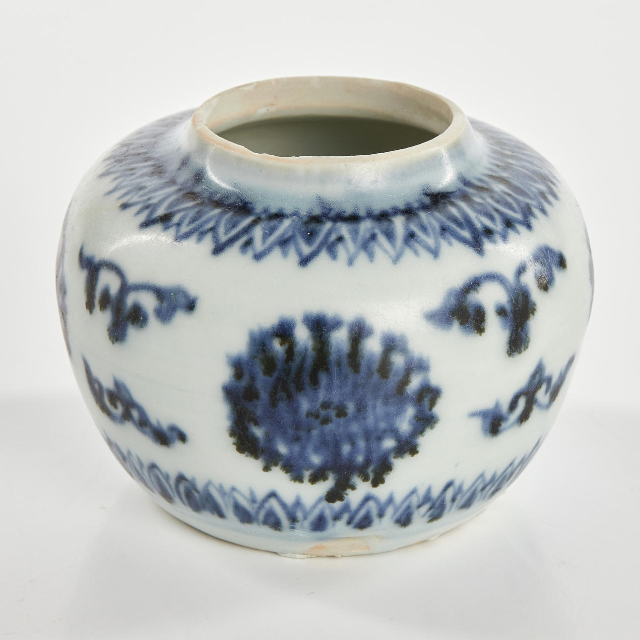 VASE, porcelain, China, Yuan (1279-1368), decoration of lotus in blue ...