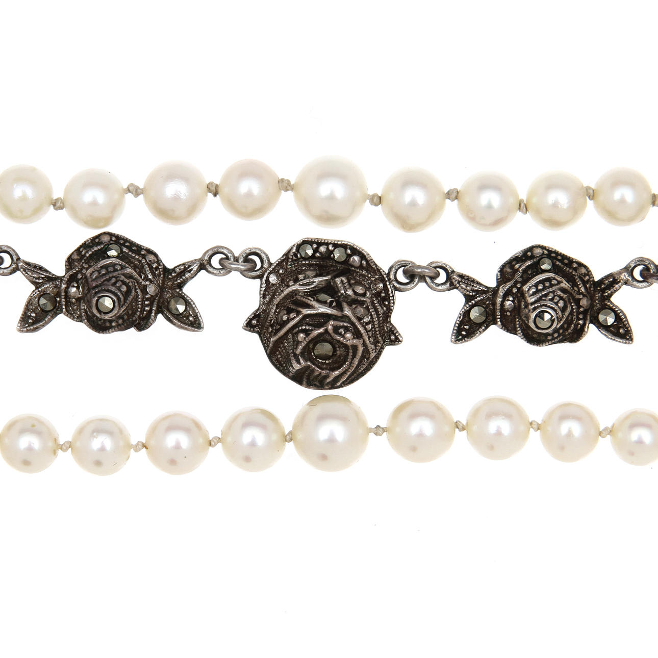 PÄRLCOLLIER 2 st, samt HALSSMYCKE, silver.