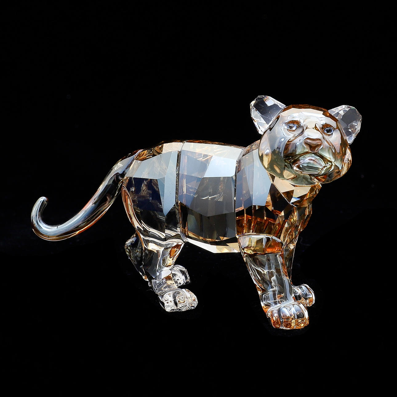 SWAROVSKI: TIGER CUB (STANDING) ANNUAL EDITION.