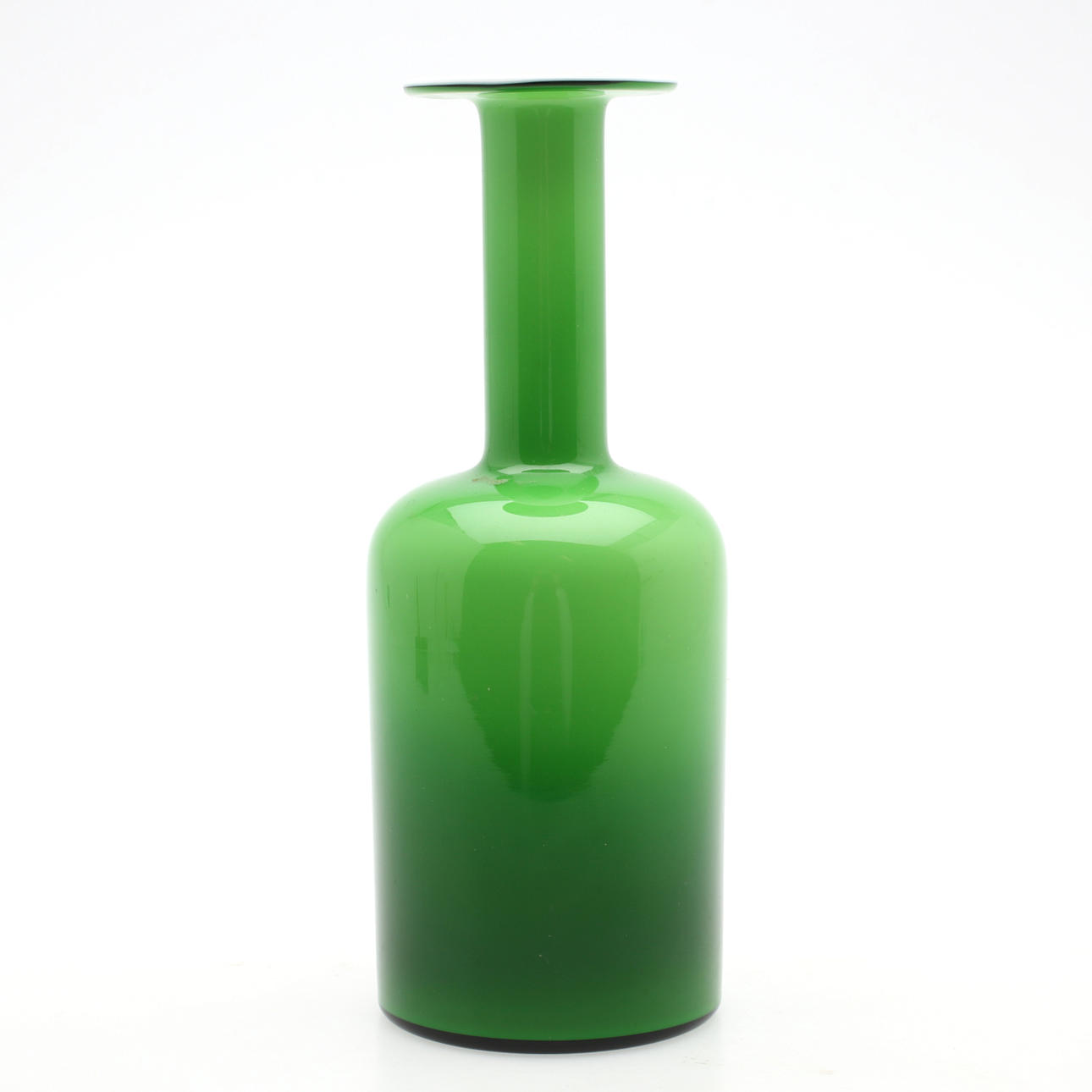 OTTO BRAUER. Vas, grönt konstglas, Holmegaard.