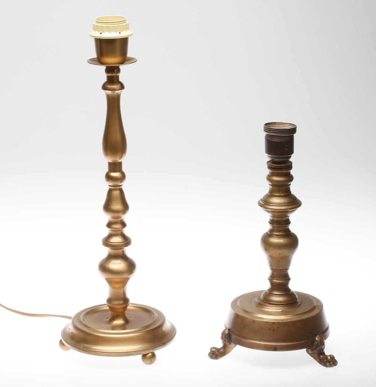 LAMPFÖTTER, 2 st, malm, barockstil, 1900-tal.