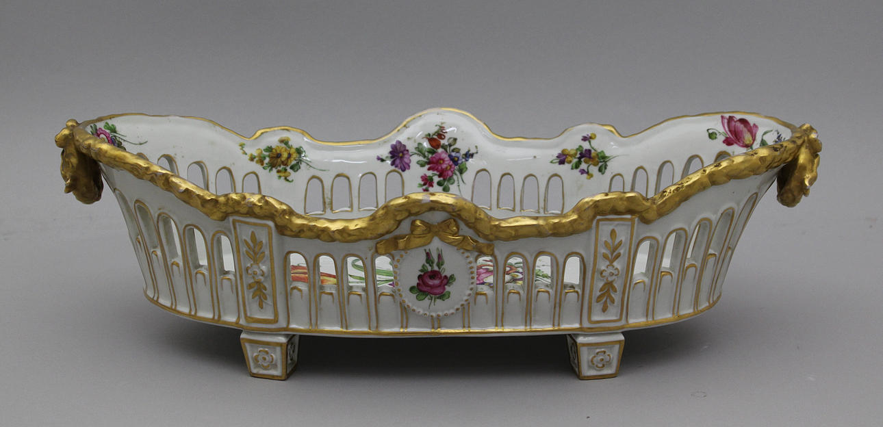 SKÅL, porslin, rokokostil, von Schierholz, 1900-talets första hälft.