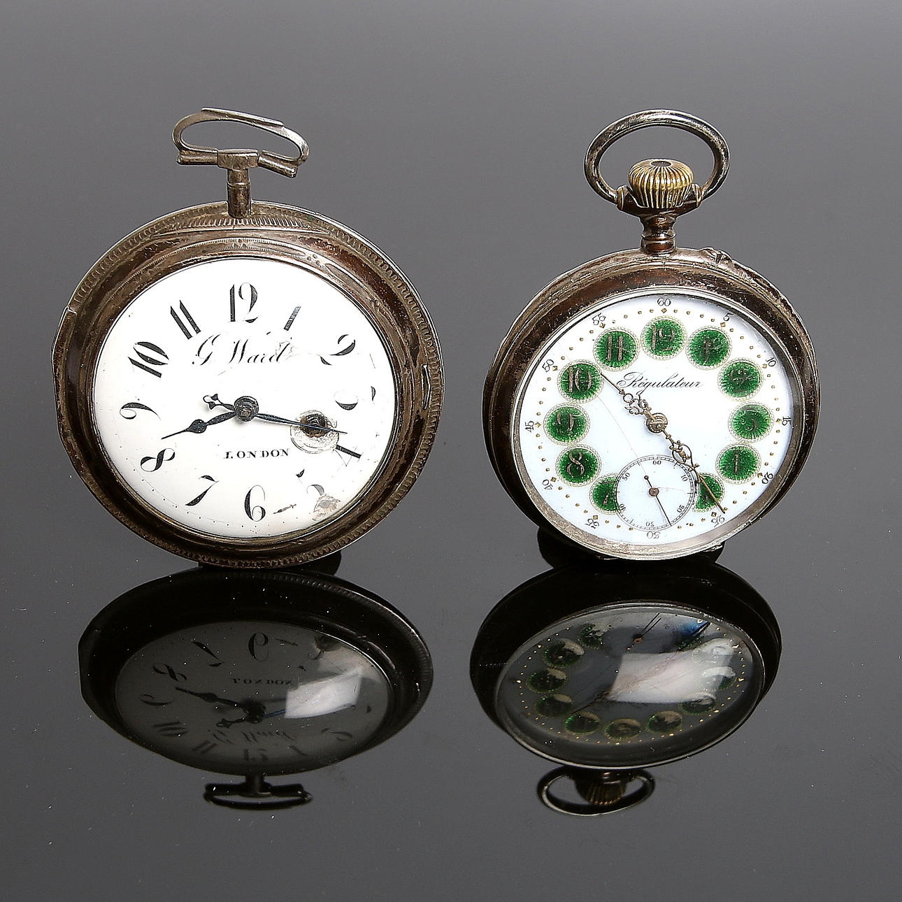 FICKUR, 2 st, silver, "G. Ward, London" nyckeldragare, och "Regulateur". 1800-tal.