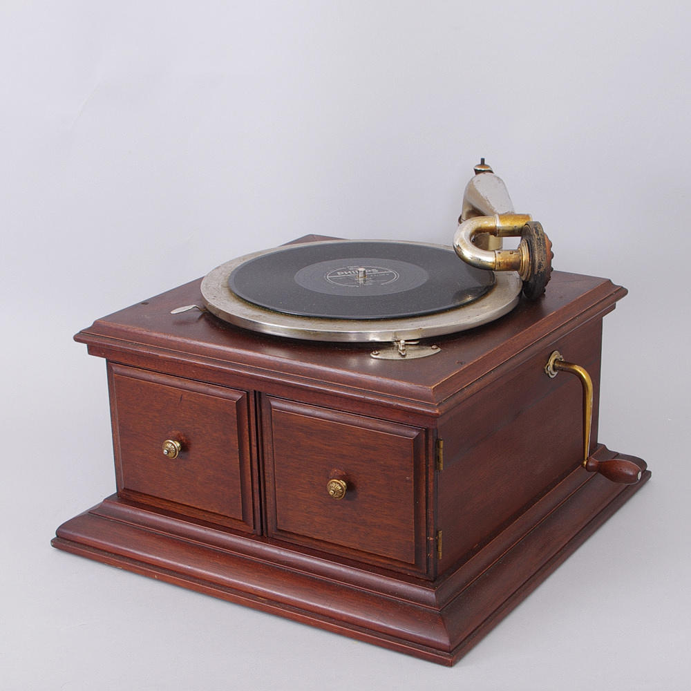 GRAMMOFON, His Masters Voice.