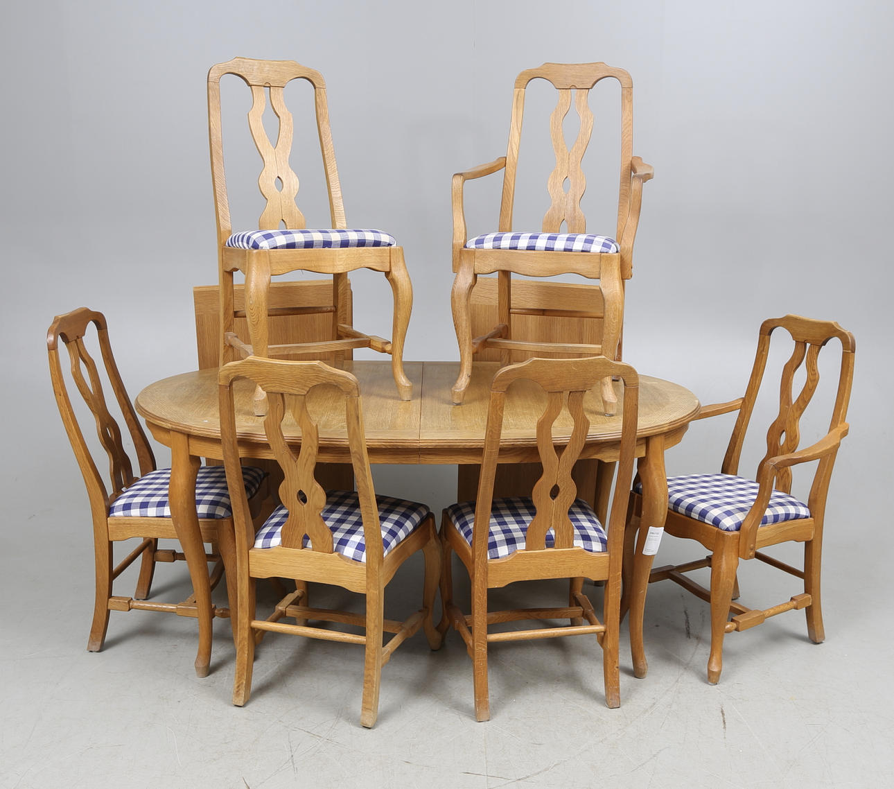 MATSALSMÖBEL, bondrokokostil, 1900-tal, 7 delar.