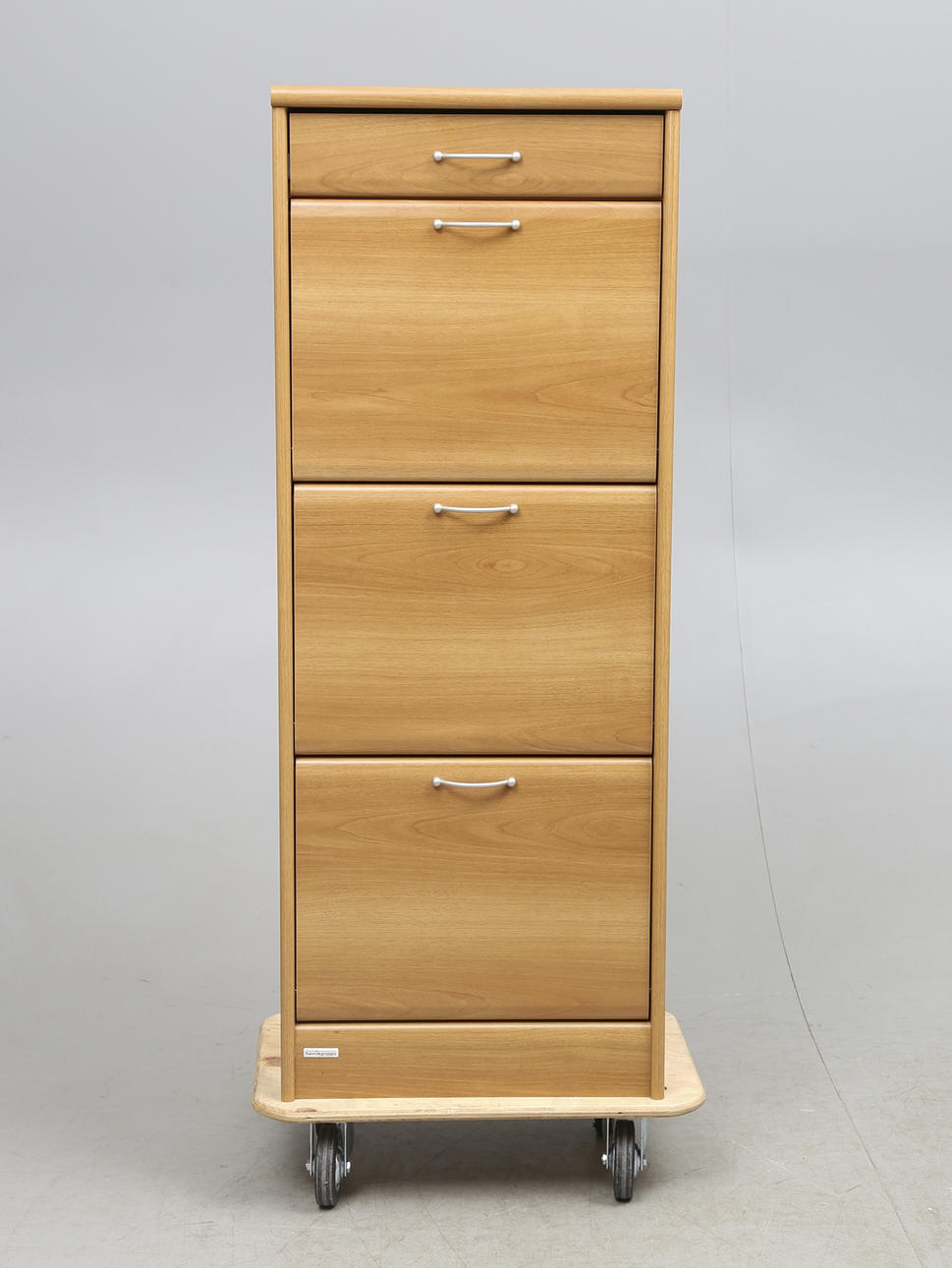 SKOSKÅP, Montegrappa.