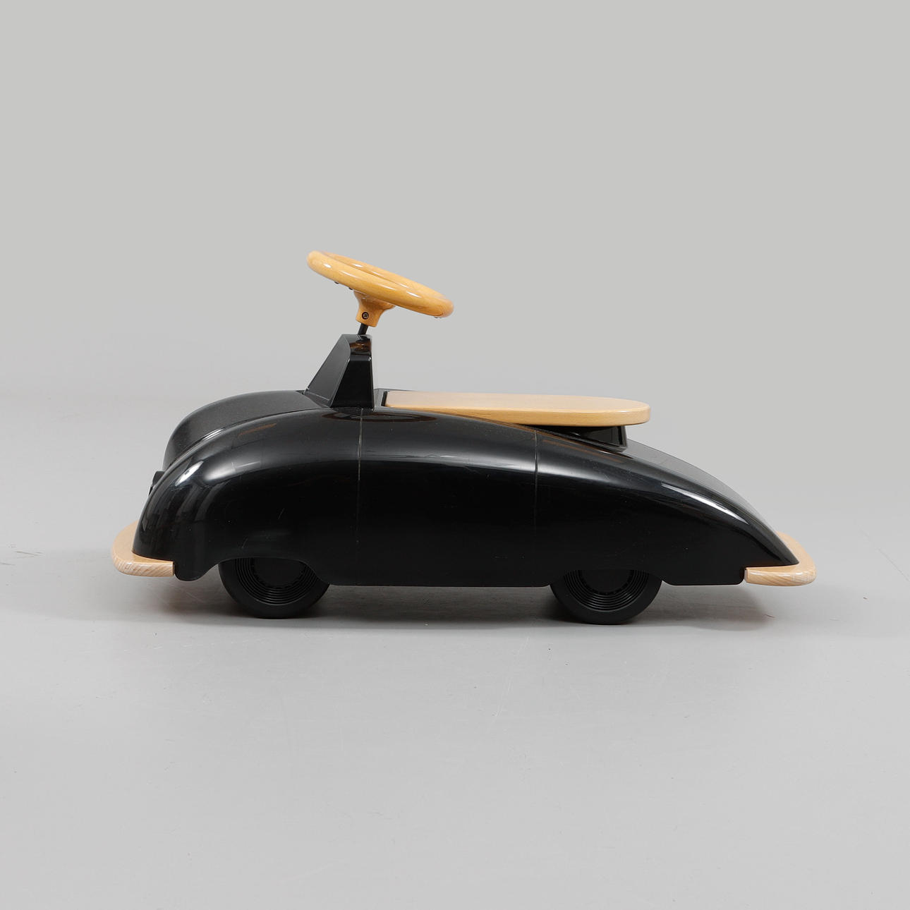 ULF HANSEN. SAAB Roadster, walking car, Playsam.