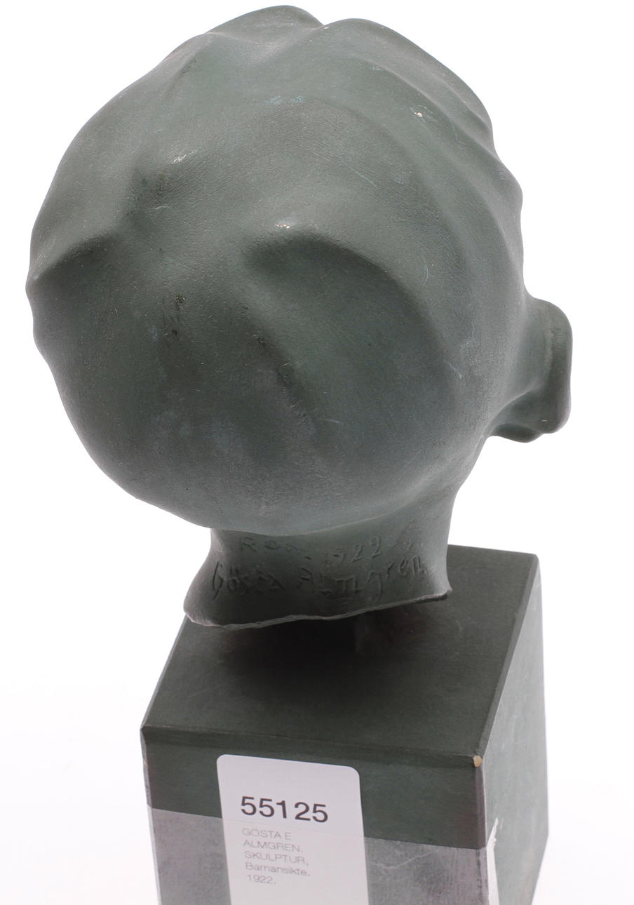 GÖSTA E ALMGREN. SKULPTUR, Barnansikte. 1922.