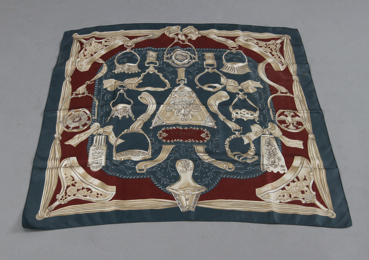 SCARF, Hermès, "Etriers".