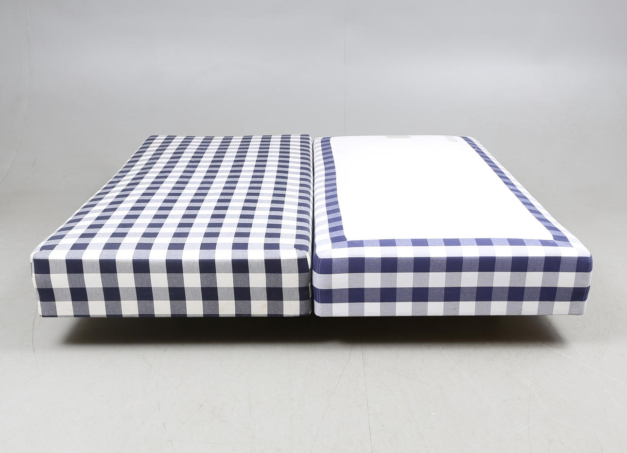 SÄNGAR, 2 st, Hästens.