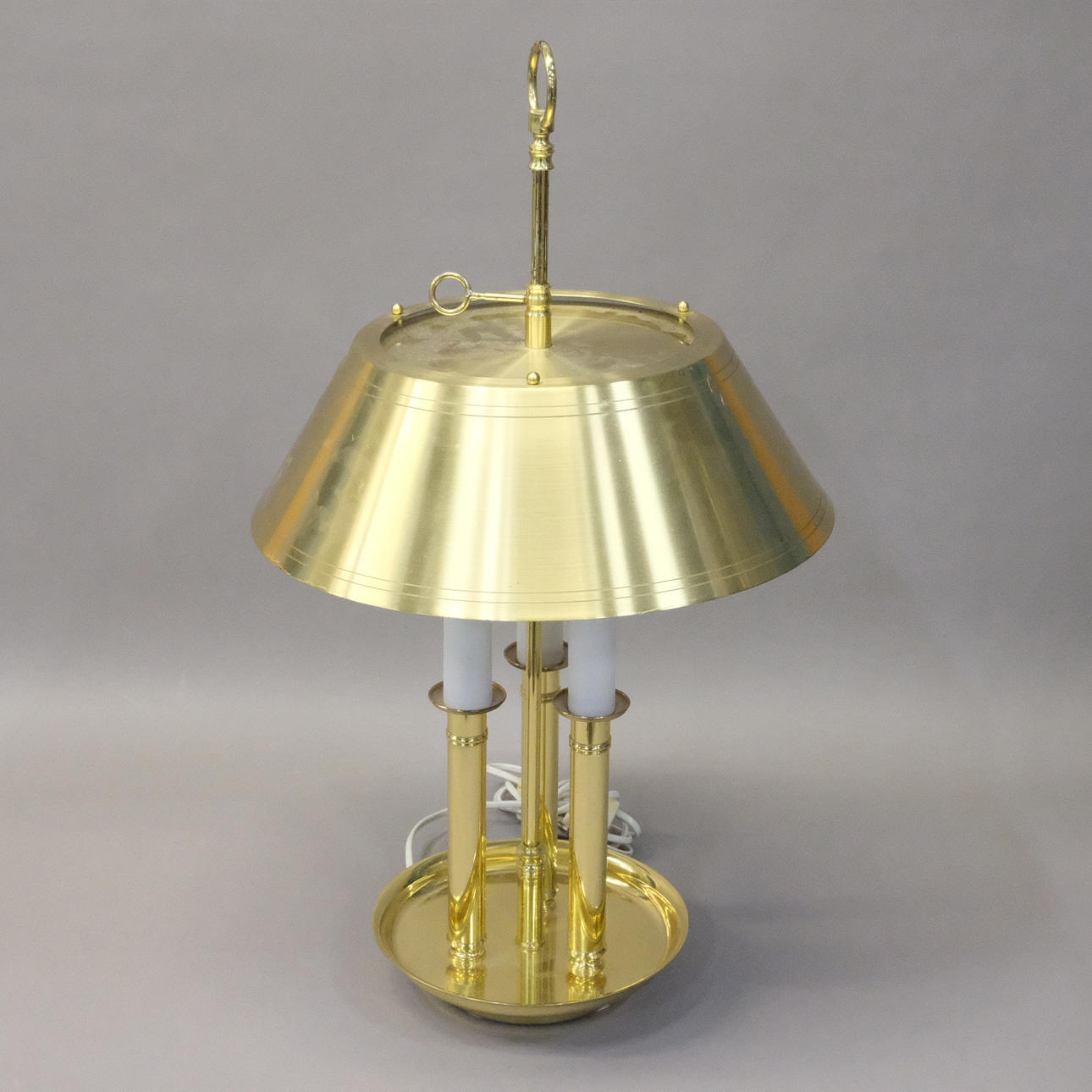 PÖYTÄVALAISIN MESSINKI, ENGLANNIKSI.