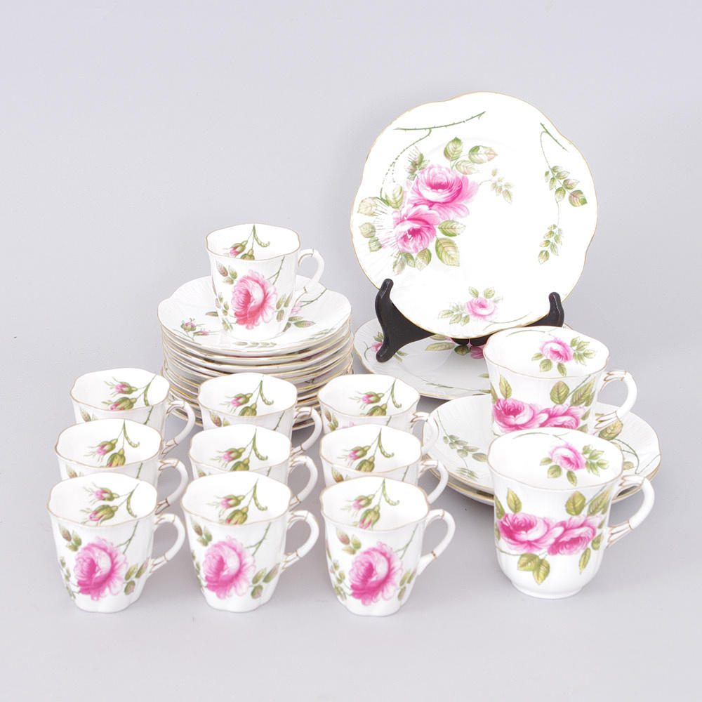 KAFFESERVISDELAR, "Rambler rose", Chelley, England.