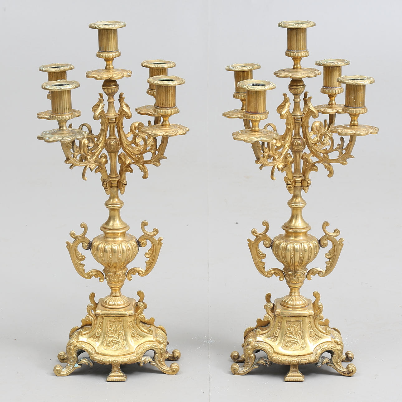 KANDELABRAR, ett par, mässing, 1900-tal.