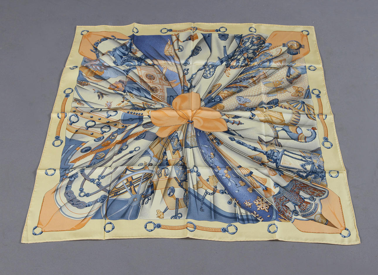 SCARF, Hermès, "Soleil de Soie".