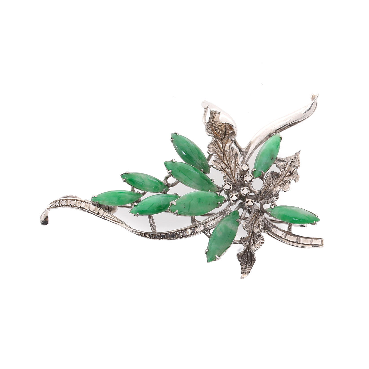AN 18K MARK BROOCH.