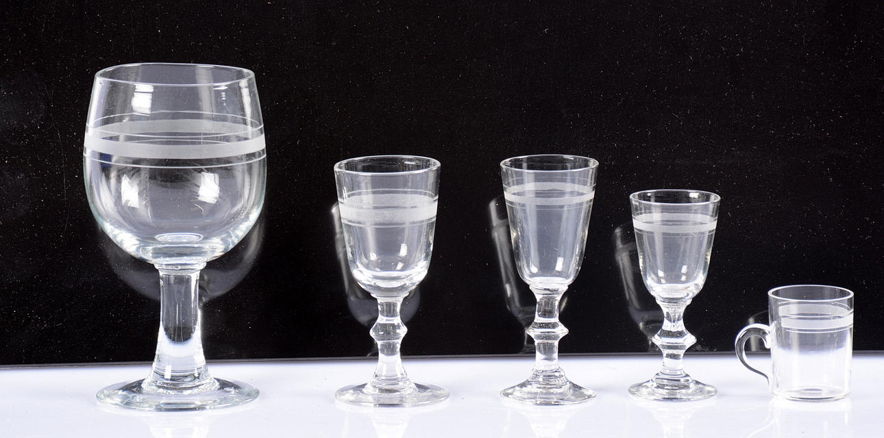 GLASSERVISDELAR, 24 delar, "Rydbergsglas", 1900-talets första hälft.