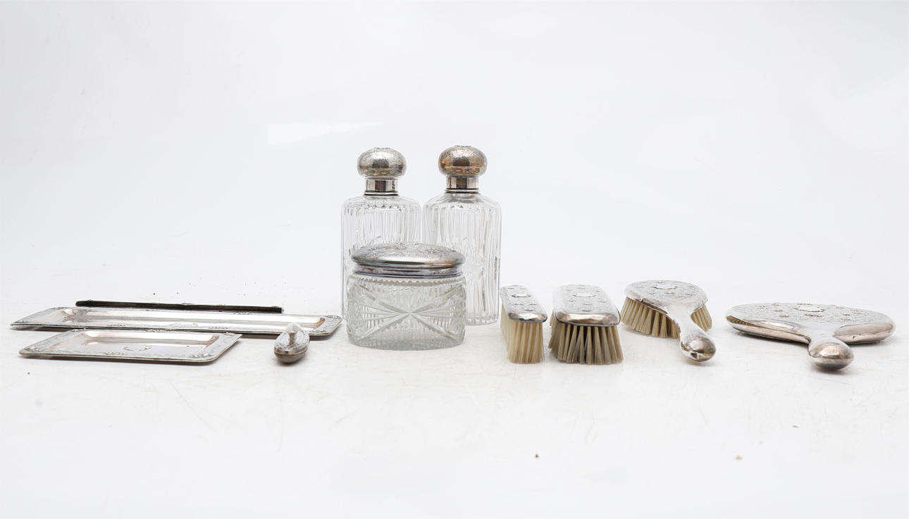 Silver and crystal vanity set, 20th Century.