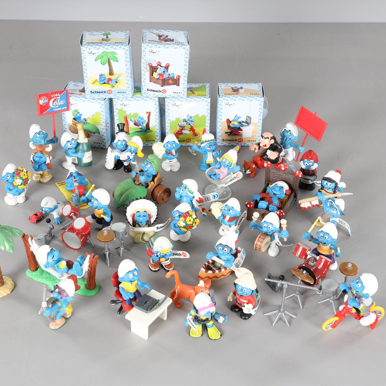 LARGE A Collection , Schleich, 33 pieces, Germany. Toys - Toys - Auctionet