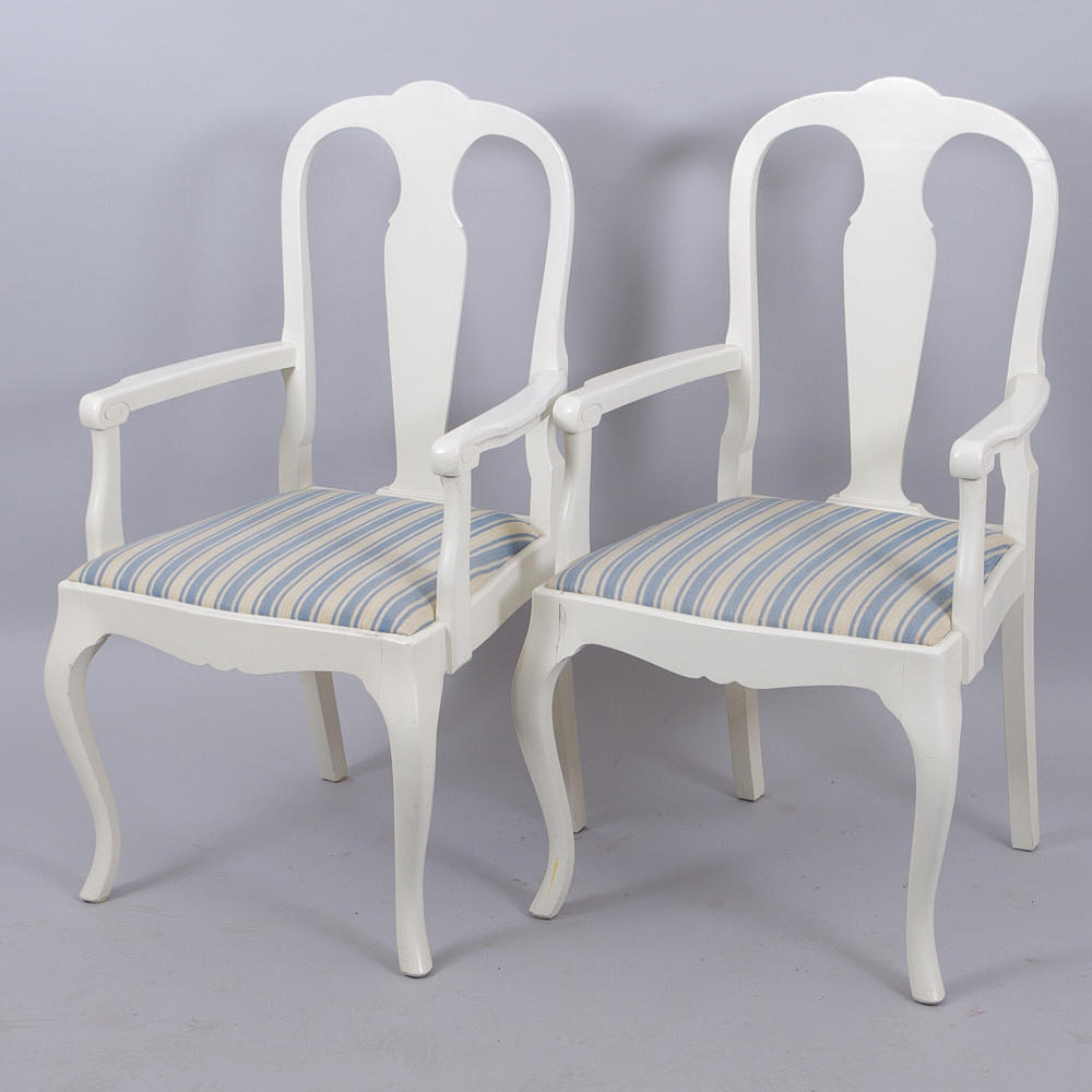 KARMSTOLAR, 1 par, vitmålade, rokokostil, tidigt 1900-tal.