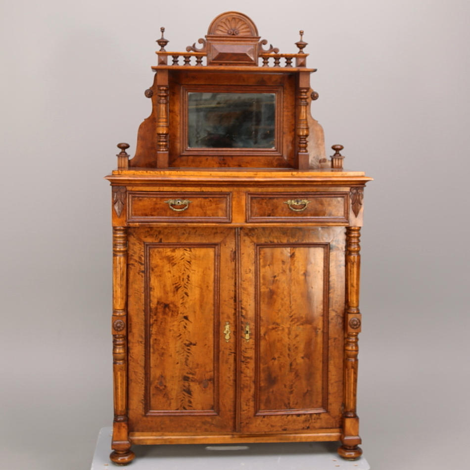 SPEGELBYRÅ, nyrenässans, 1800-talets slut.