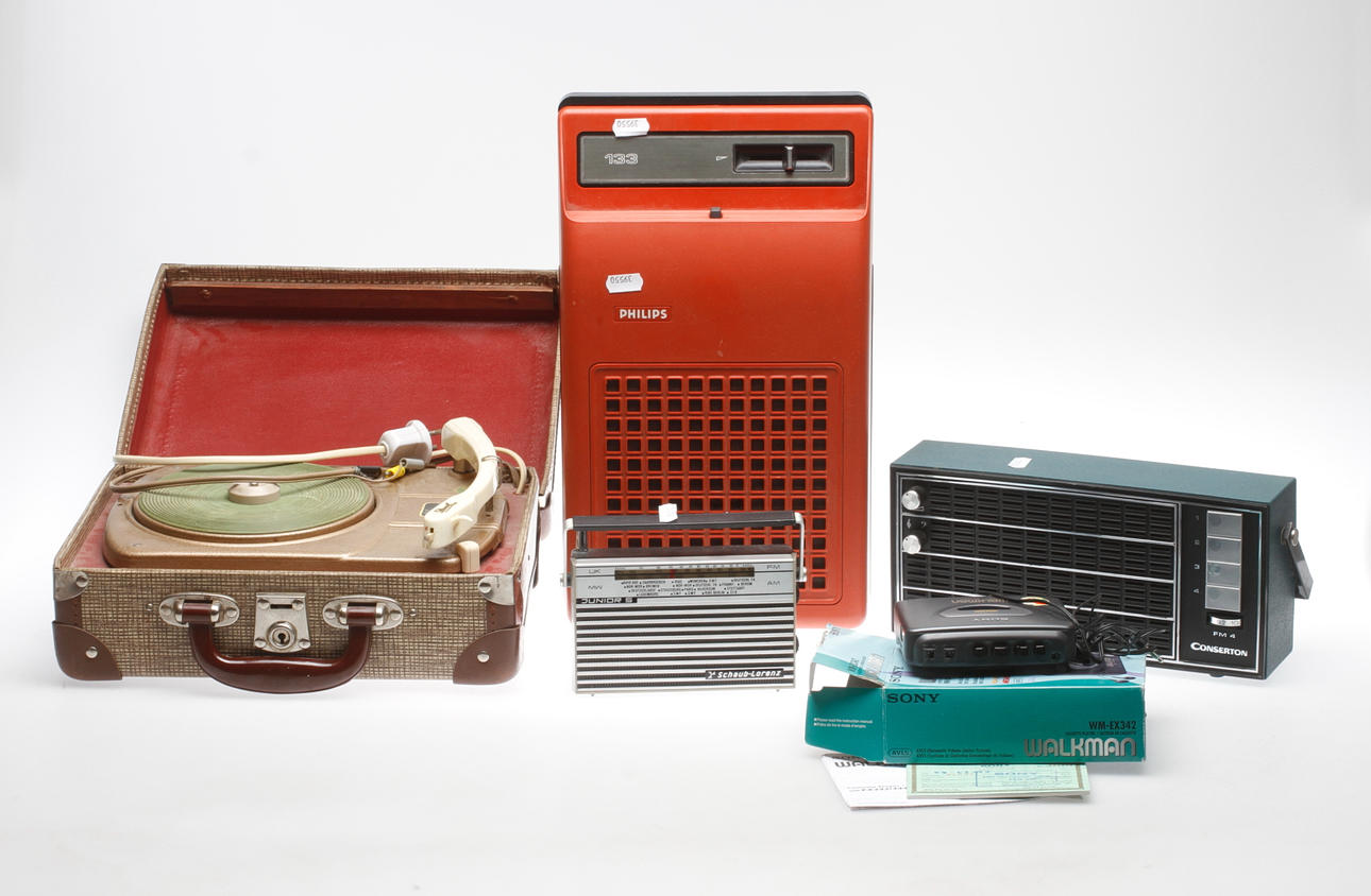 DIVERSE TEKNIKA. Bland annat Phillips 133, 1900-tal.