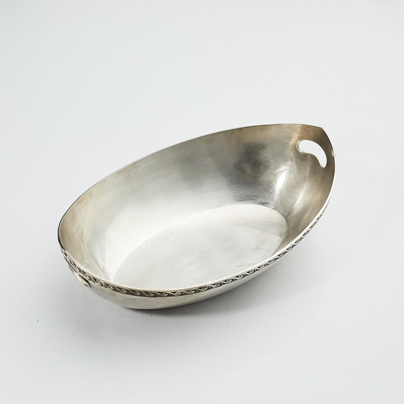 Kulho hopeaa, leima 800.