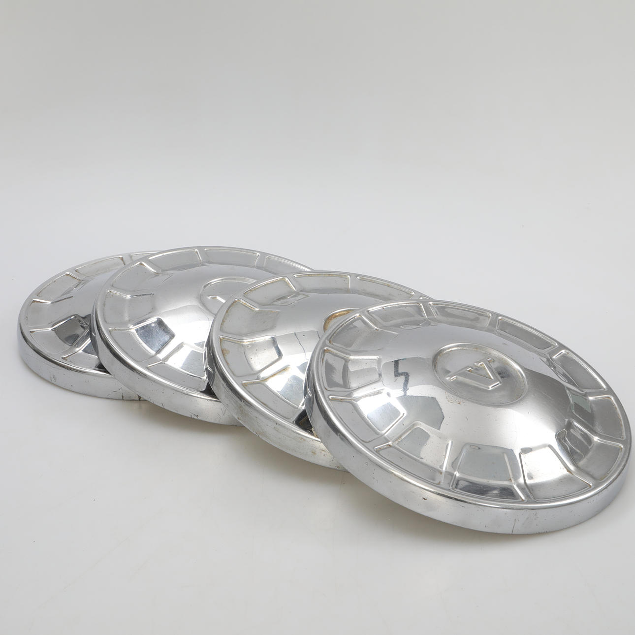 NAVKAPSLAR, 4 st, Volvo, Metall.