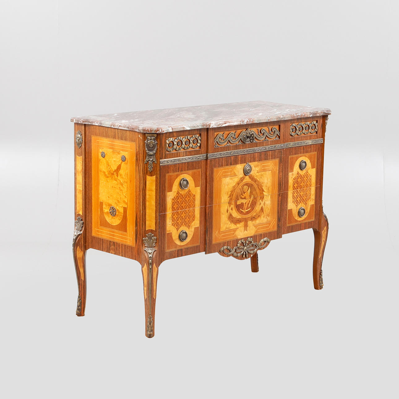 BYRÅ, gustaviansk stil, 1900-tal.