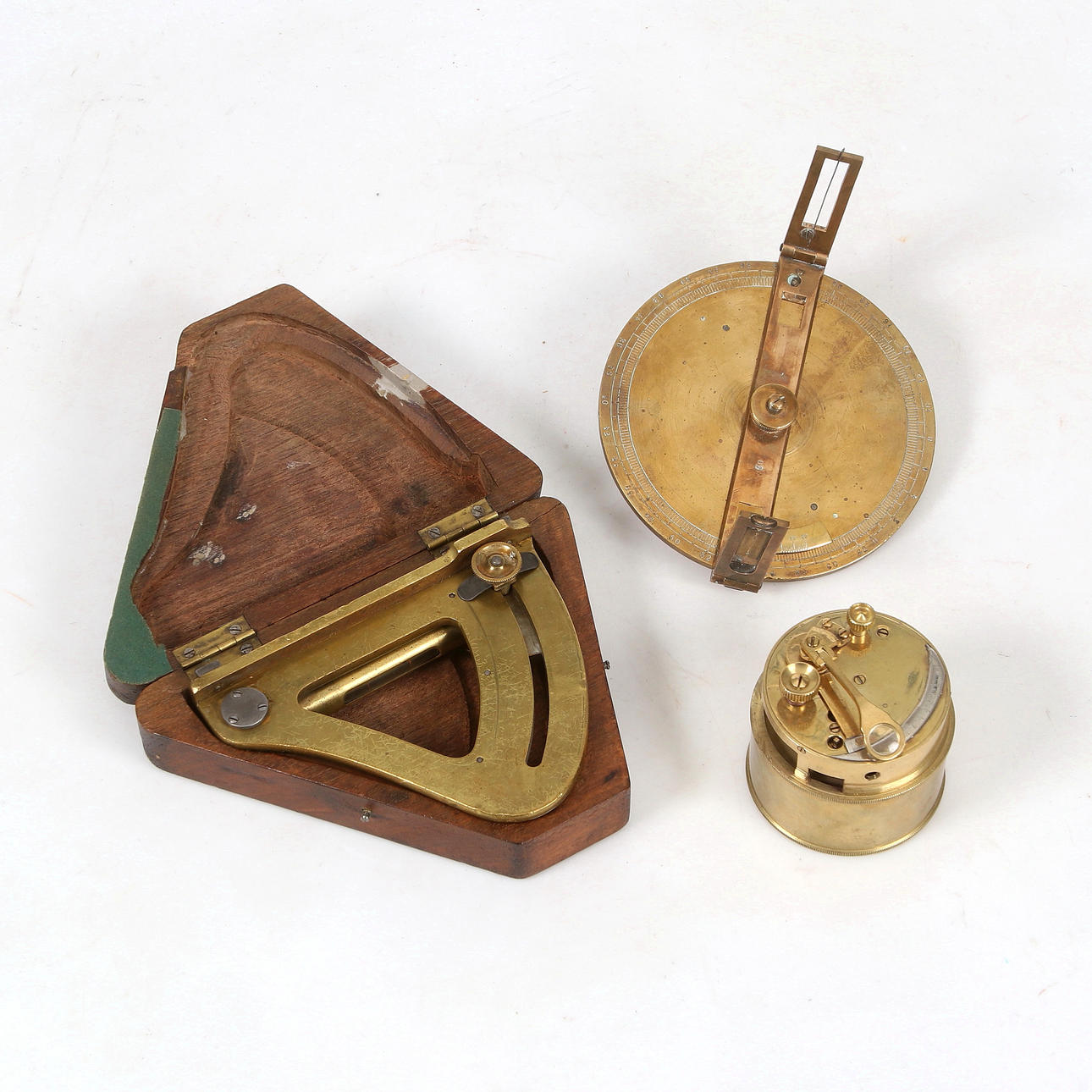 DIREKTE INSTRUMENTE, Blechbläser, u.a. Gunner's Quadrant, wahrscheinlich für Artillerie. 1900er.