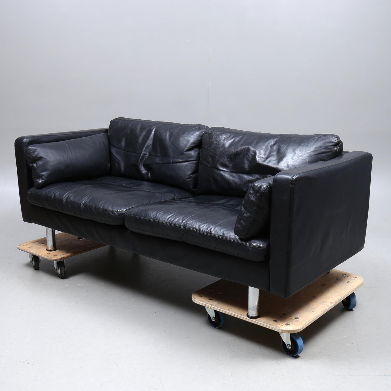 SOFA, læder, model SL88, Sören Lund, Danmark. Nutidige.