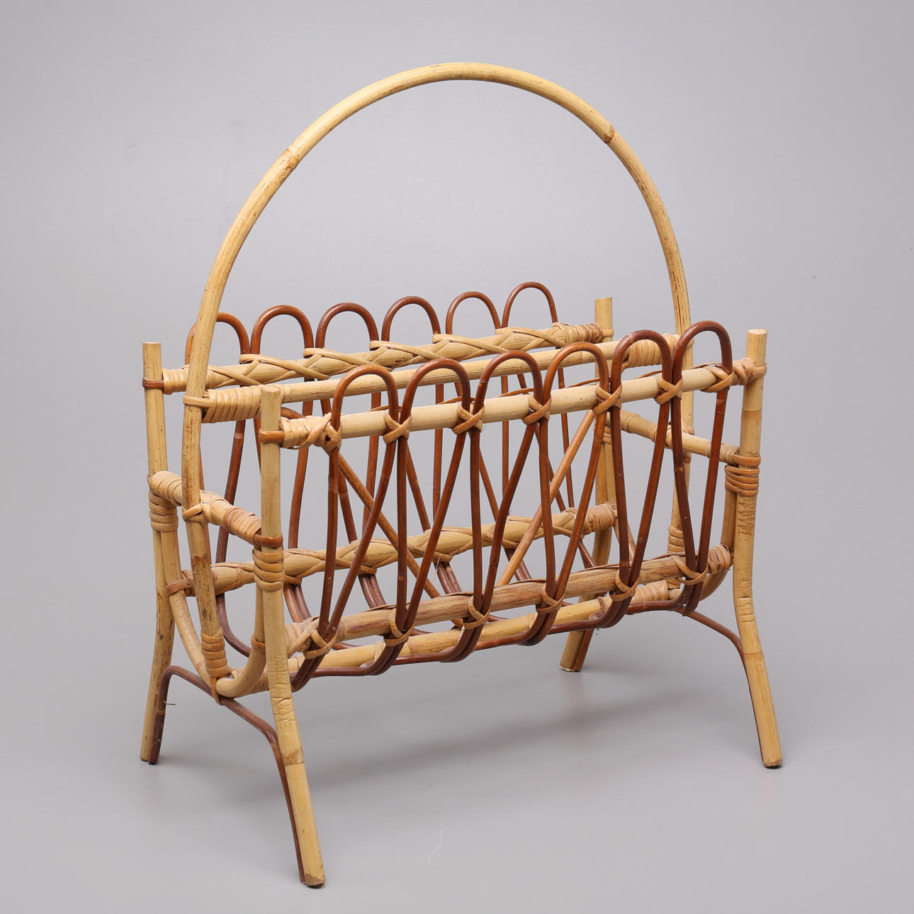 TIDNINGSSTÄLL, rotting, 1900-tal.