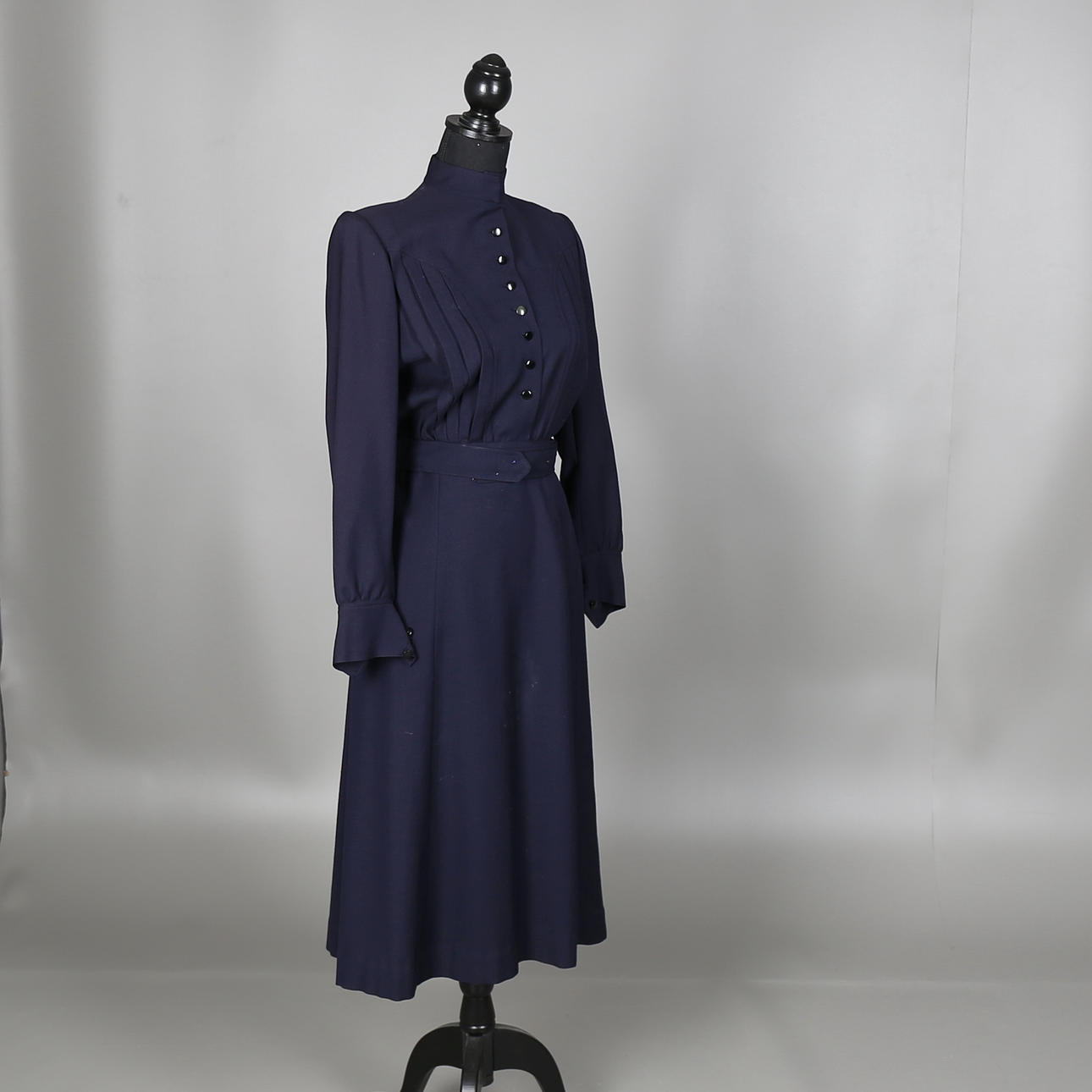 KLÄNNING och kappa, storlek 34-36, kappa med logga FBF.