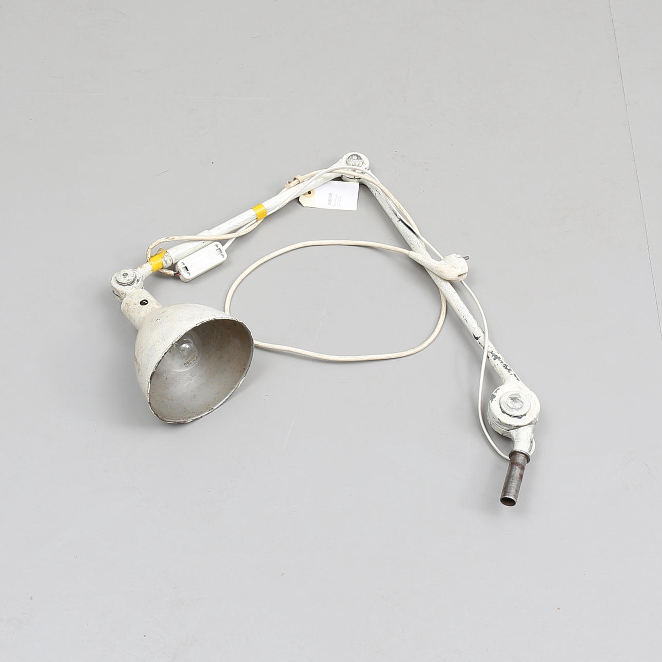 INDUSTRILAMPA, metall och plåt, 1900-tal.