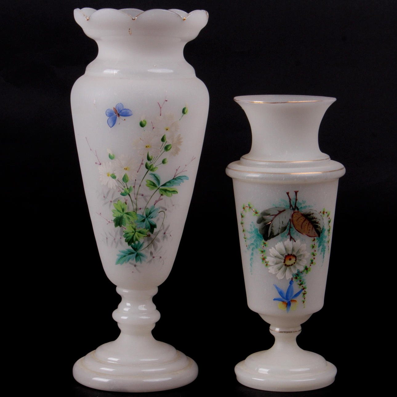 VASER, 2 st. opalinglas, Omkring sekelskiftet 1900.