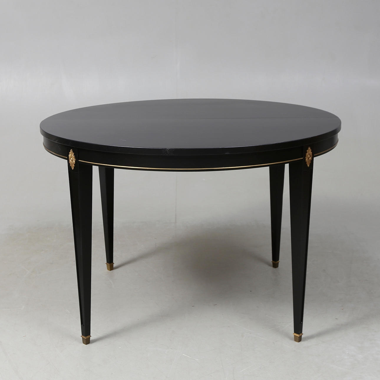 MATSALSBORD, gustaviansk stil.