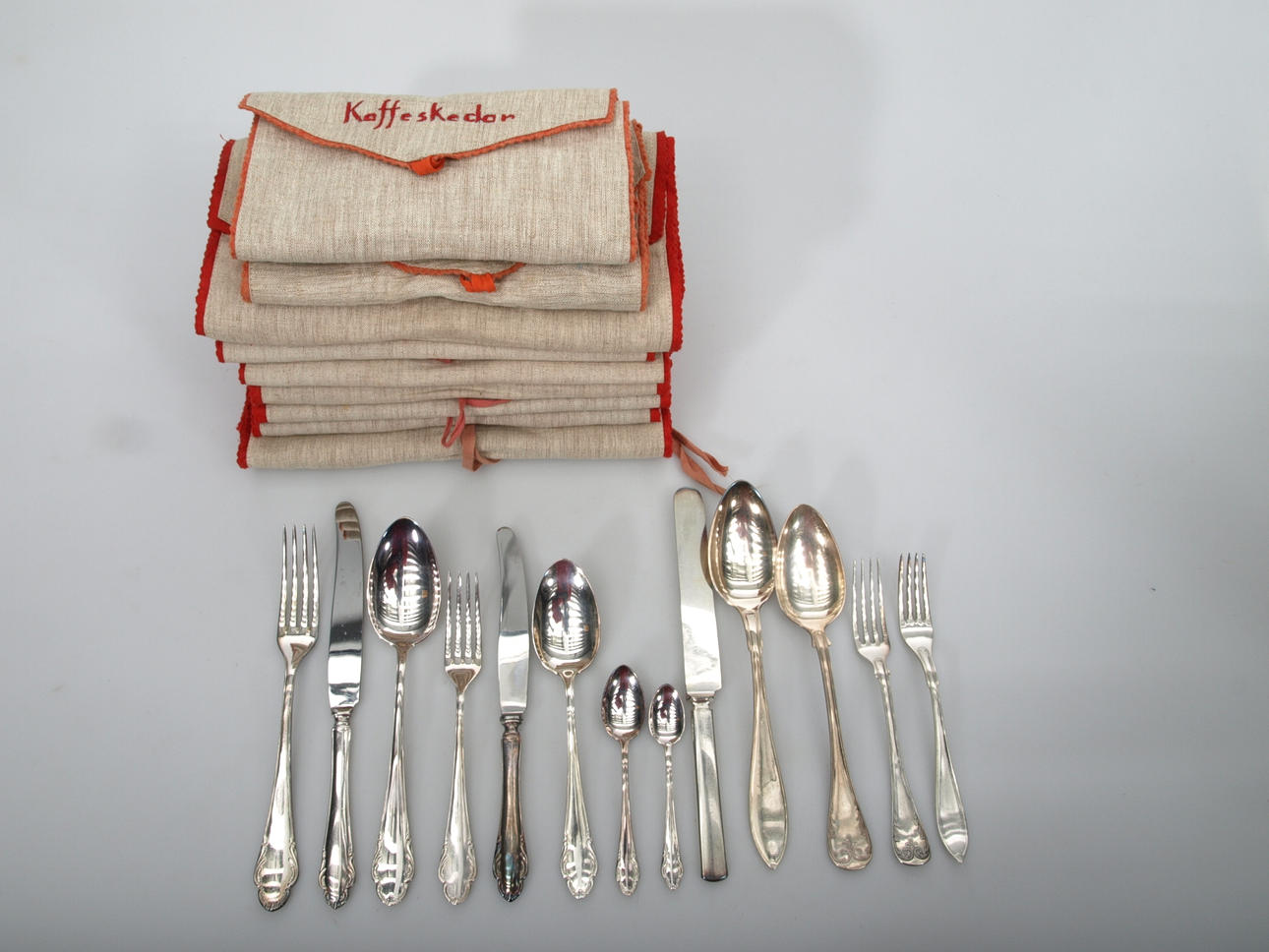 BESTICKSUPPSÄTTNING, nysilver, "Haga", 78 delar. 44 delar diverse bestick medföljer.