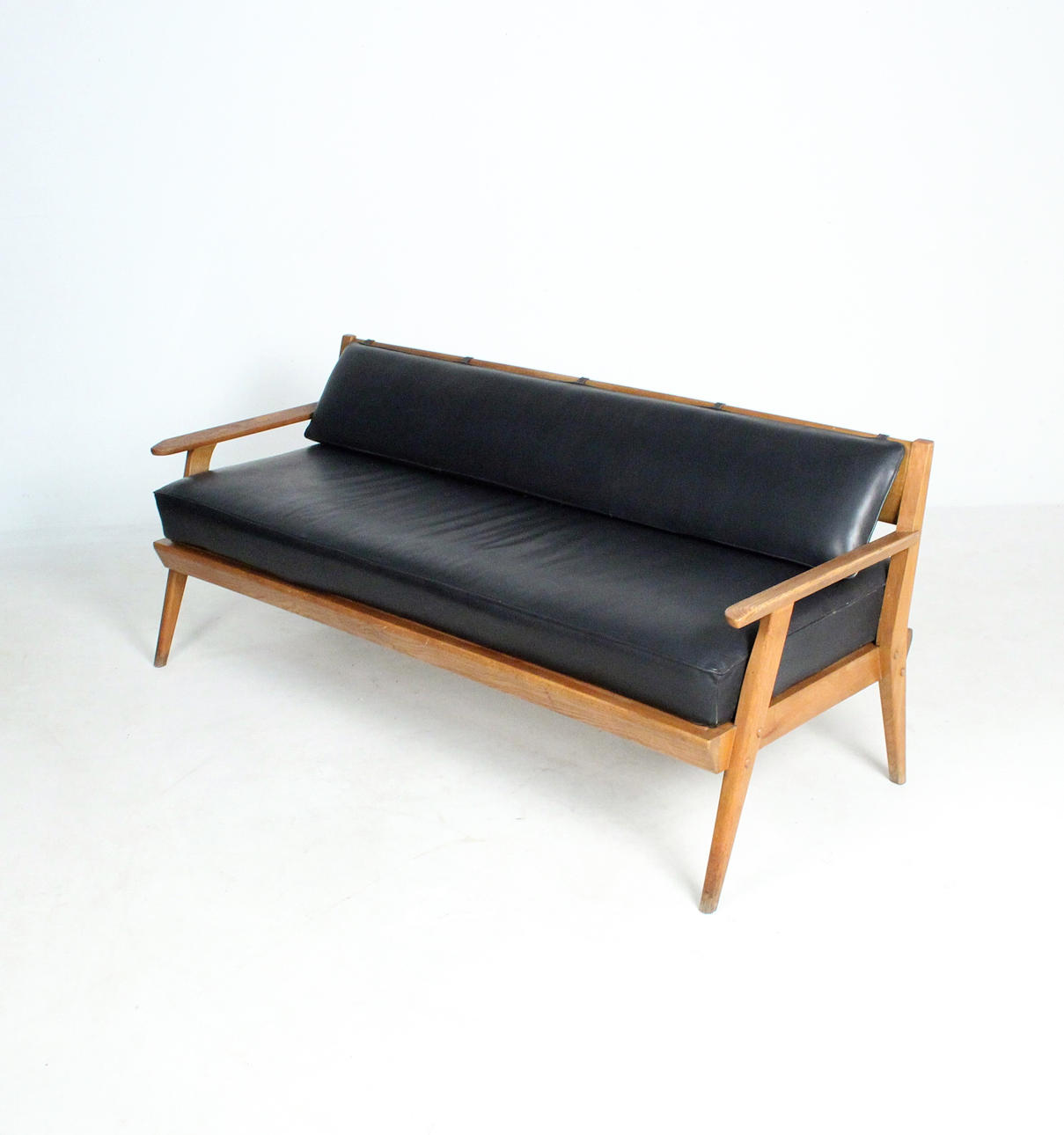 velskabt daybed - egetræ & læder.