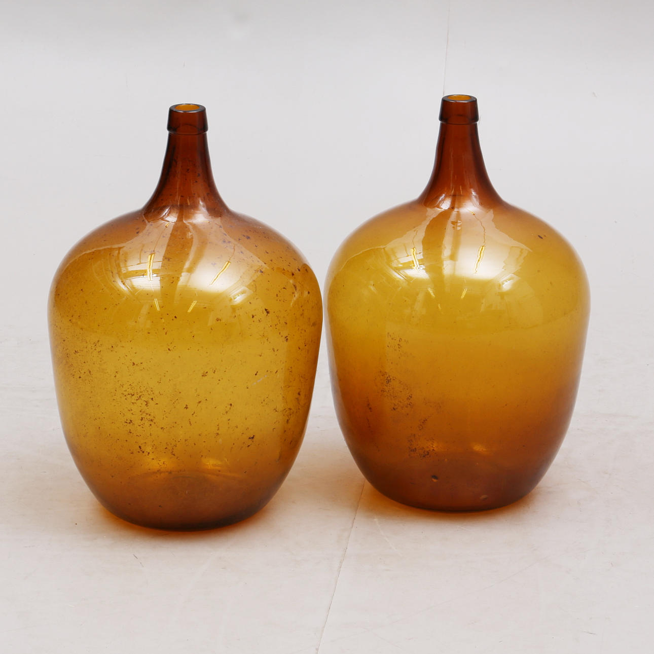 DAMEJEANNE, brunt glas, 2 st.