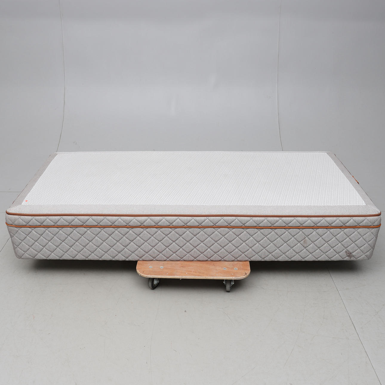 SÄNG, DUX Inspiration 3003.