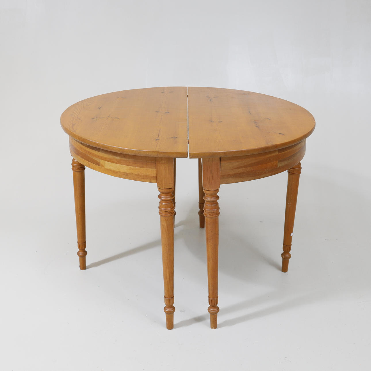 MÅNBORD, 2 delar, 1800-/1900-tal.