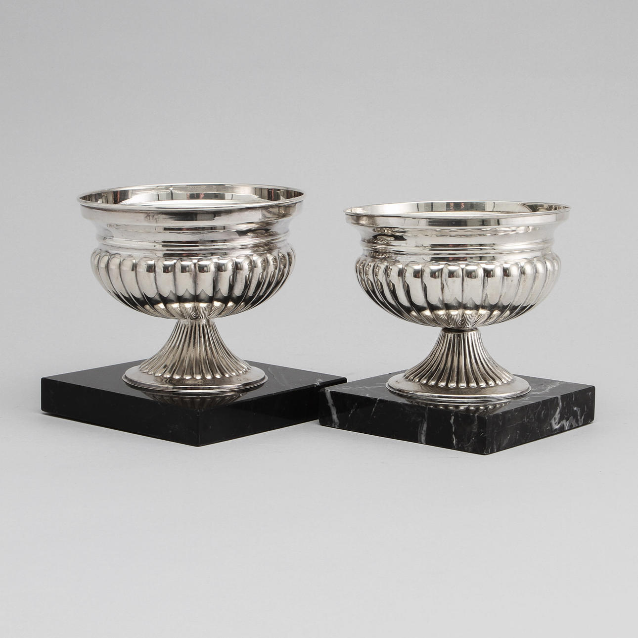 SKÅLAR/POKALER, ett par, Spanien, silvervikt 215 g.