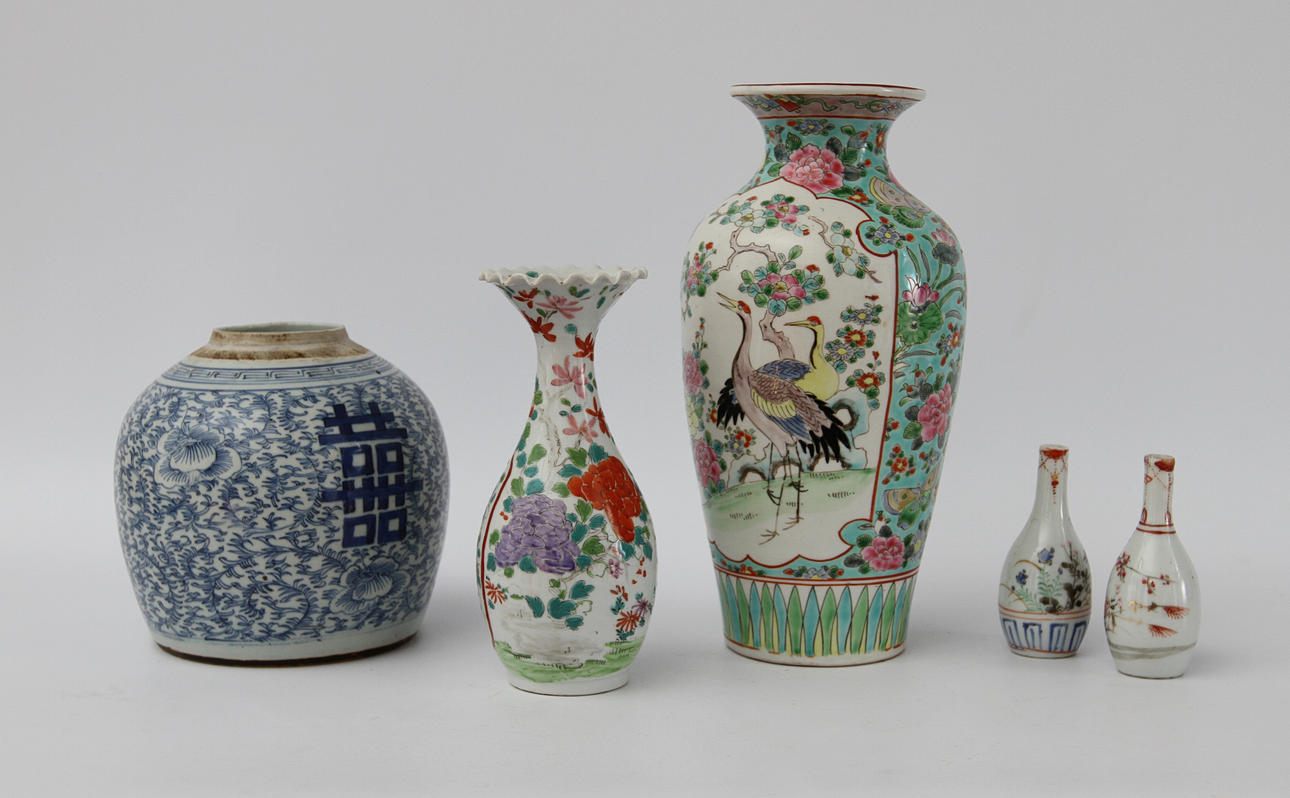 PARTI PORSLIN, 5 delar, Kina, Japan samt Samson, 1800/1900-tal.